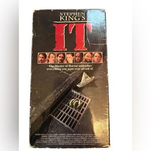 Stephen King's It (VHS, 1993, 2-Tape Set) John Ritter Blockbuster Rewind Sticker